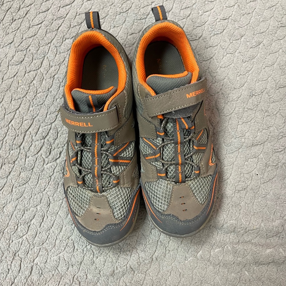 Merrell gray/orange select grip hiking shoes youth size 5